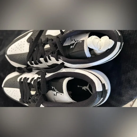 Women's Nike Air Jordan 1 Low SE Homage - Picture 3 of 7